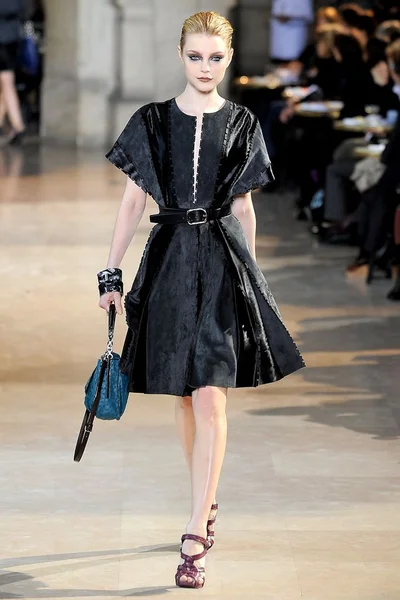 Look 27